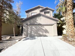 Building Photo - Nice two-story home