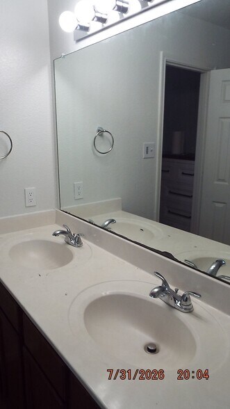 Building Photo - 113 W Gemini Ln