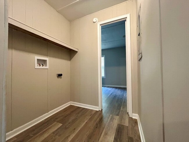 Building Photo - 26 White Oak Village