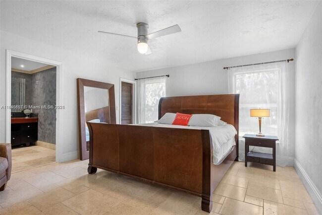Building Photo - 6411 SW 185th Way