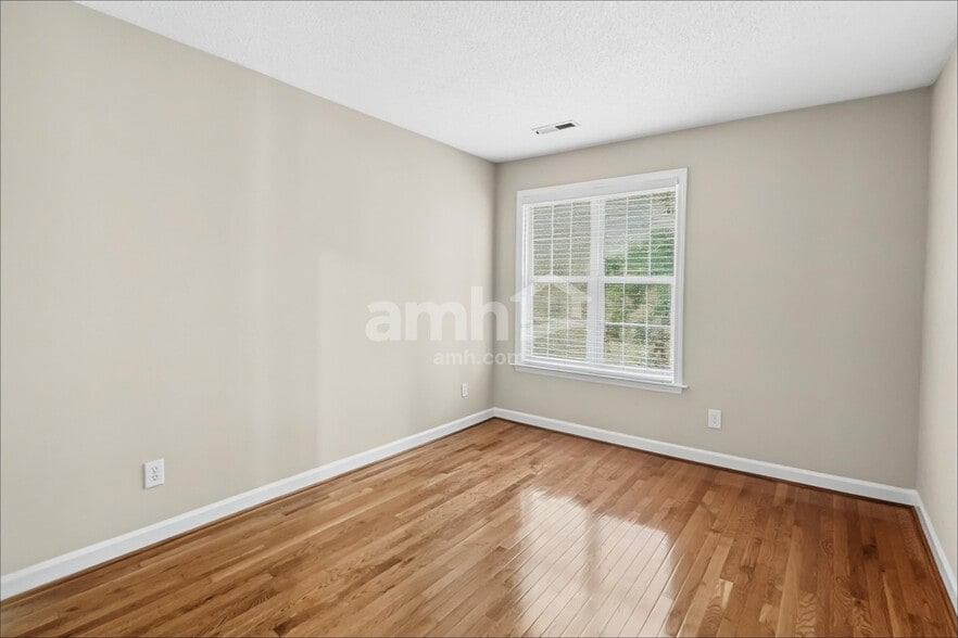 Building Photo - 3520 Huntingridge Dr