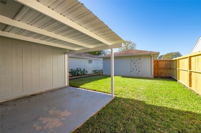 Building Photo - 10215 Kirkwren Dr