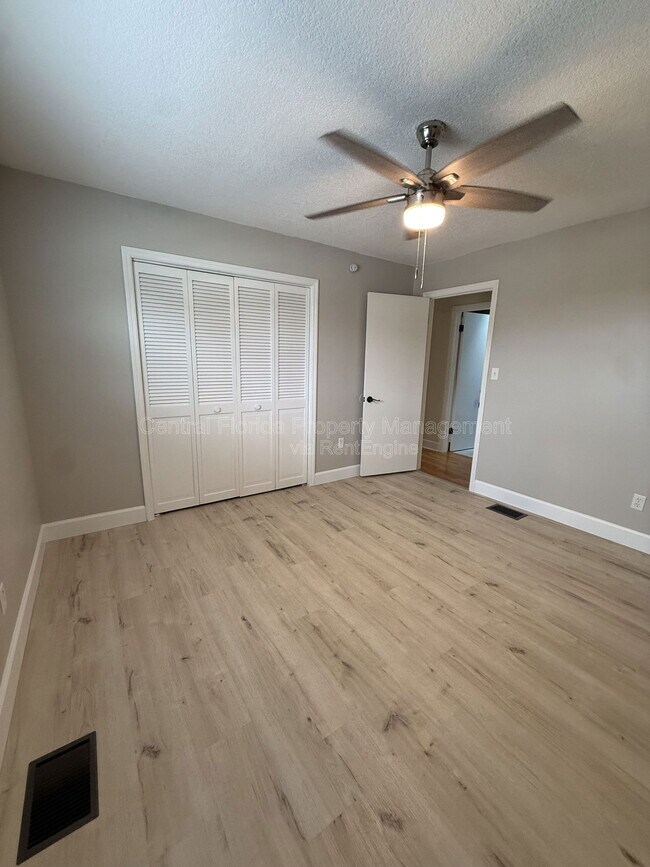 Building Photo - 103 Lake Brantley Terrace