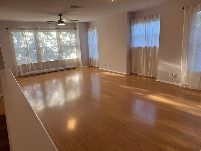 Building Photo - GATED COMMUNITY  |  STONE OAK  |  4 BEDROOMS + HUGE LOFT  |  SMALL LOFT/NURSERY/OFFICE/  |  EXCEL...