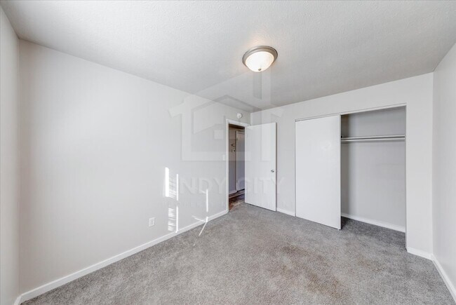 Building Photo - 205 N Manngrove Ln