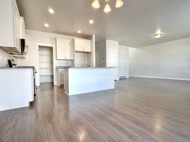 Building Photo - Clean, Cozy & Convenient — West Jordan 2-Bedroom Home