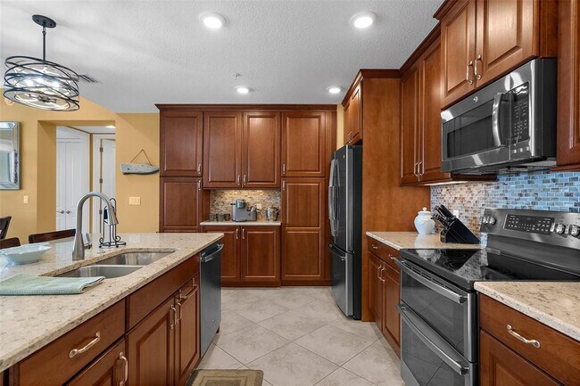 Building Photo - 395 Aruba Cir