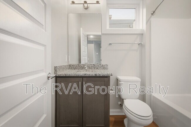 Building Photo - 918 Porter St