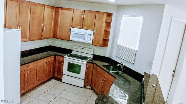 Building Photo - 9813 Quinta Artesa Way