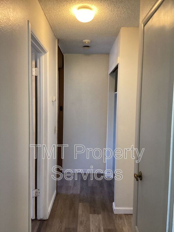 Building Photo - 7847 Orchard Woods Cir
