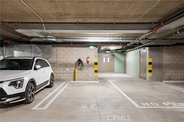 Building Photo - 820 S Wilton Pl