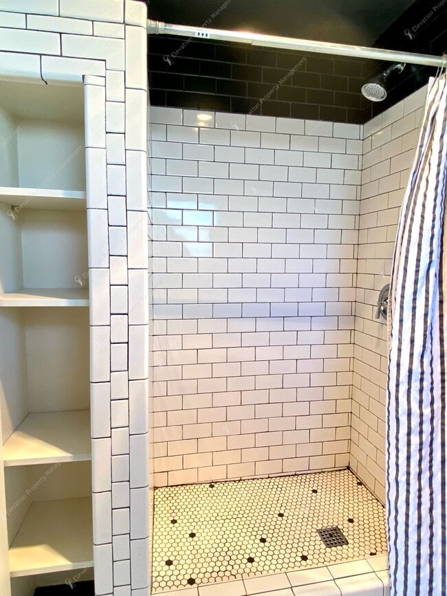 Building Photo - Unfurnished - Charming 3-Bedroom Home in D...