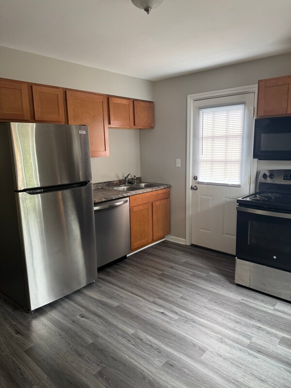 Building Photo - 6711 Schuster Ct