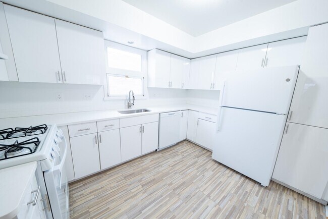 Building Photo - 6219 Polk St