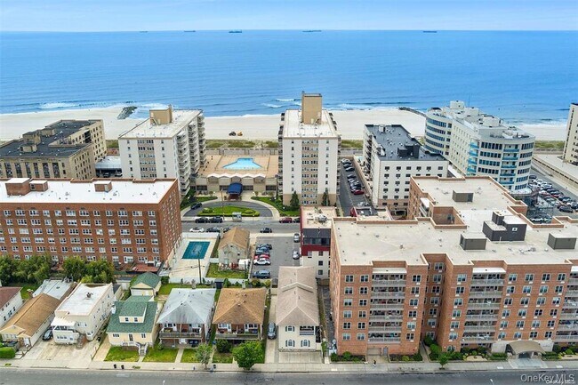 Building Photo - 434 E Broadway