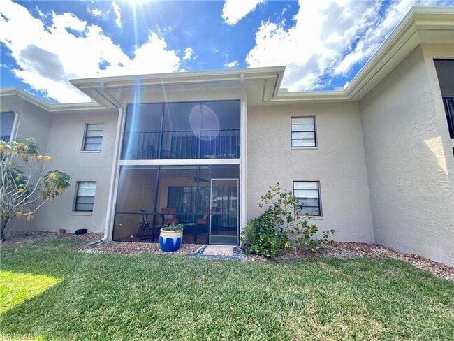 Building Photo - 145 Cypress Way E