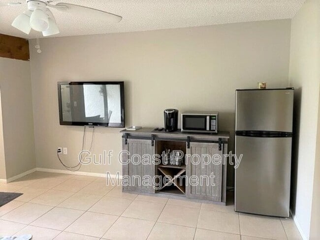 Building Photo - 3551 Longmeadow