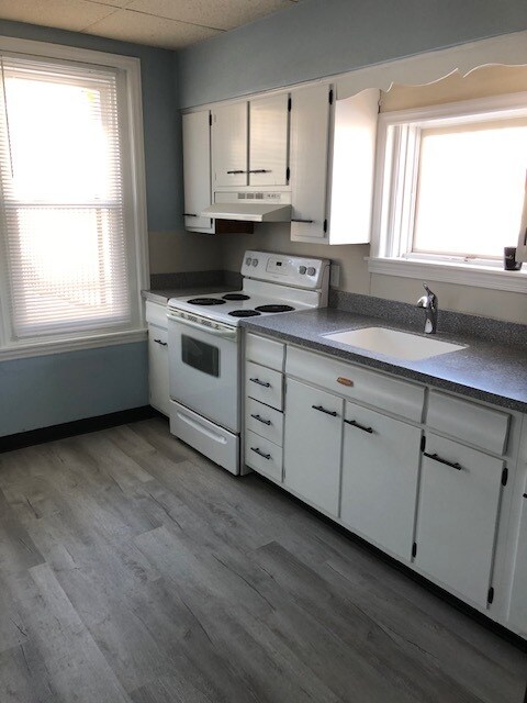 Building Photo - 1013 Delaware Ave