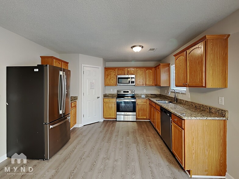Building Photo - 6132 Hickory Ln Dr