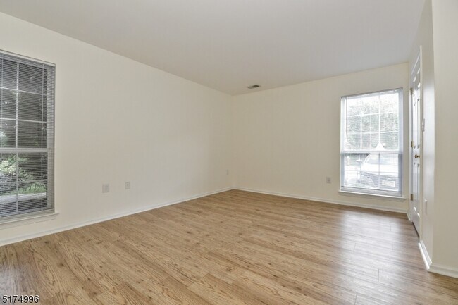 Building Photo - 1132 Stafford St