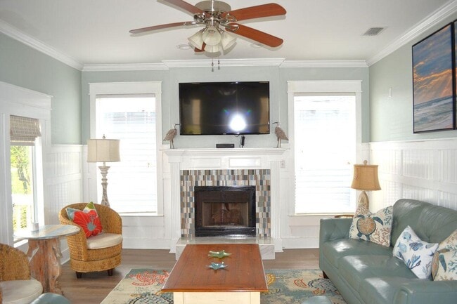 Building Photo - 68 Cobia St
