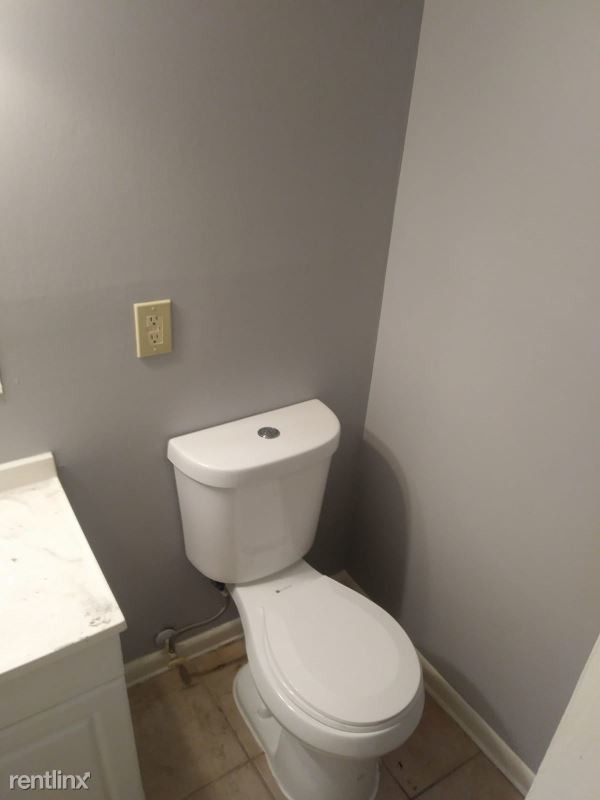 Building Photo - 10127 Prince Pl