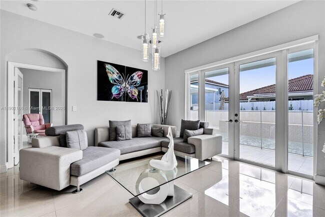 Building Photo - 15822 SW 140th St