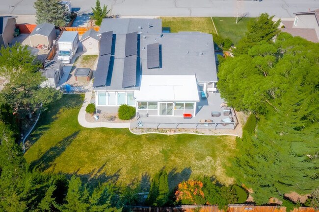 Building Photo - 14350 Ghost Rider Dr