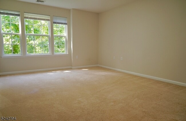 Building Photo - 604 Lopez Ln