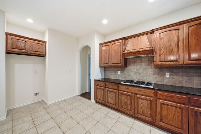 Building Photo - Spacious 5 Bedroom Home In Jenks West School District!