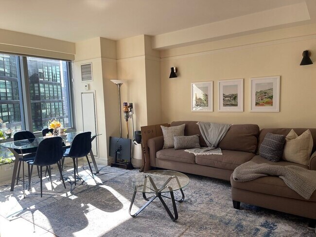 Building Photo - 1 Avery St