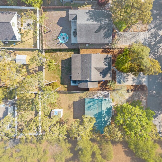 Building Photo - 312 NE 46th St