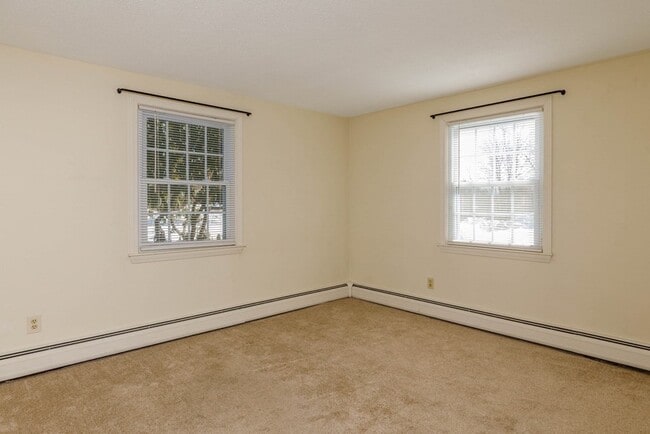 Building Photo - 90 Ridgewood Ln