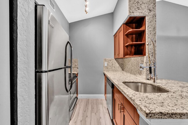 Building Photo - 2850 N Oakland Forest Dr