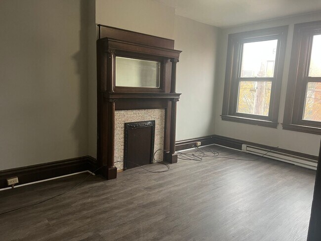 Building Photo - 1203 Reddour St