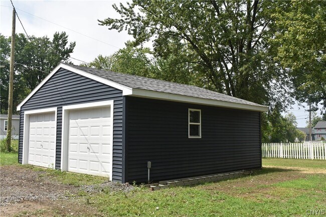 Building Photo - 9010 Kennedy Ln