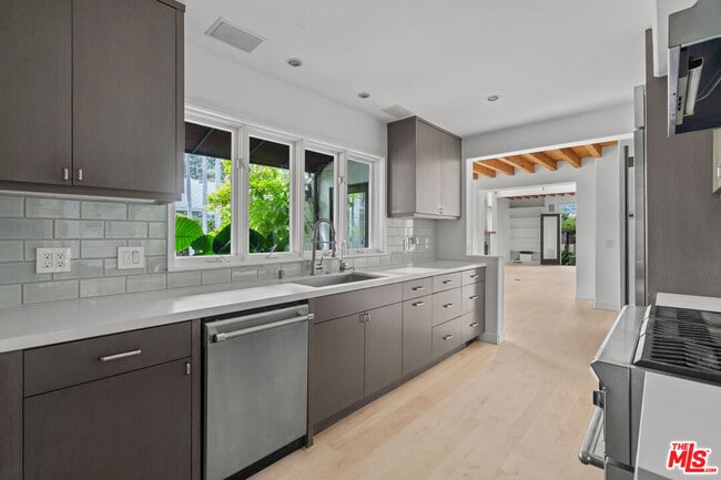 Building Photo - 524 Altair Pl