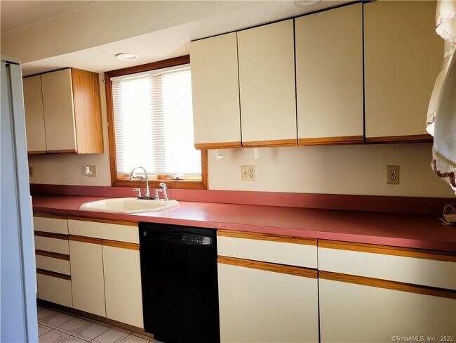 Building Photo - 53 Christian St