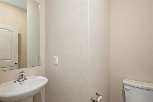 Building Photo - 282 Moonstone Way