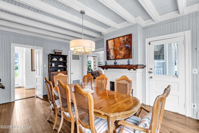 Building Photo - 1612 Ocean Ave N