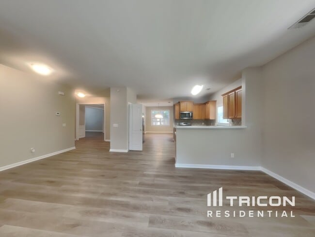 Building Photo - 5371 Lakerock Dr SW