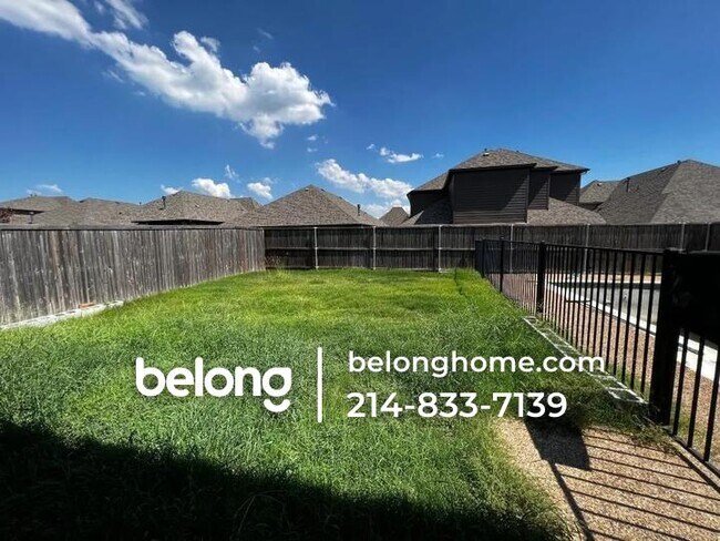 Building Photo - 588 Deverson Dr