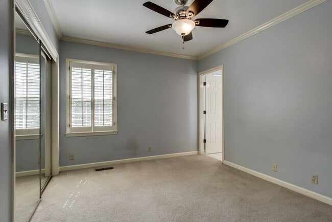 Building Photo - 107 St Charles Pl