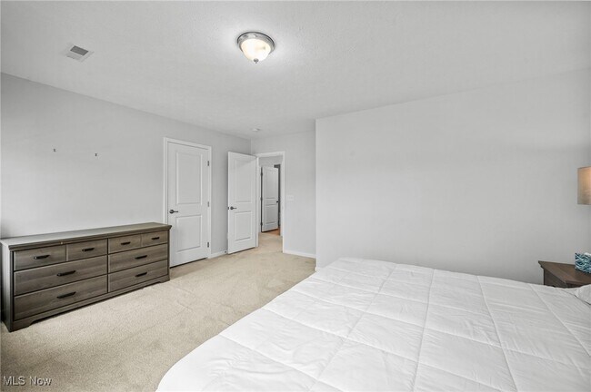 Building Photo - 3071 Liberty Ledges Dr