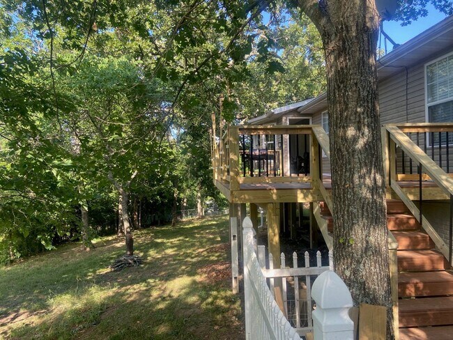 Building Photo - Furnished 4 Bedroom 3 Bath House in Kimberling City, MO with 2 car garage-Seasonal Lake View