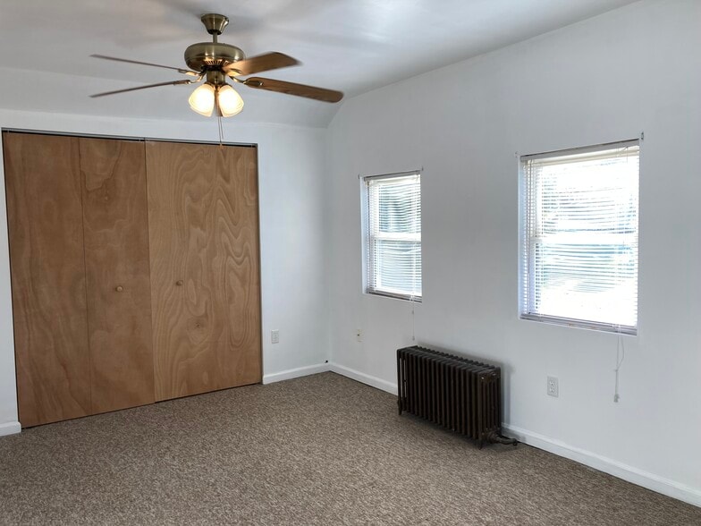 Bedroom - 816 14th Ave