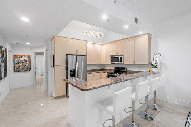 Building Photo - 701 S Olive Ave