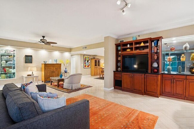 Building Photo - 4112 W Palm Aire Dr