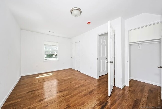 Building Photo - 405 Ruth St