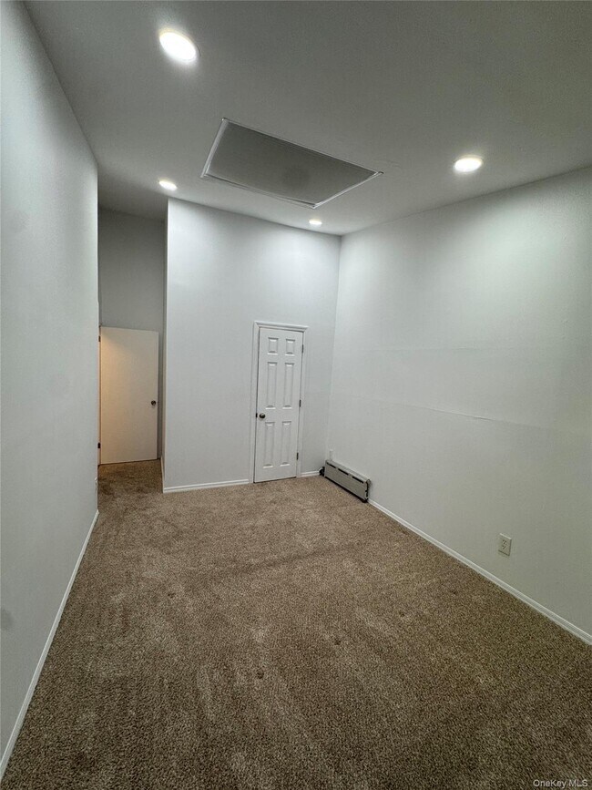 Building Photo - 630 Tulip Ave